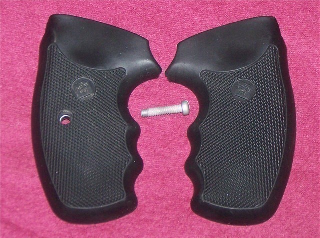 CHARTER ARMS 2000 UNDERCOVER GRIPS & SCREW-img-1
