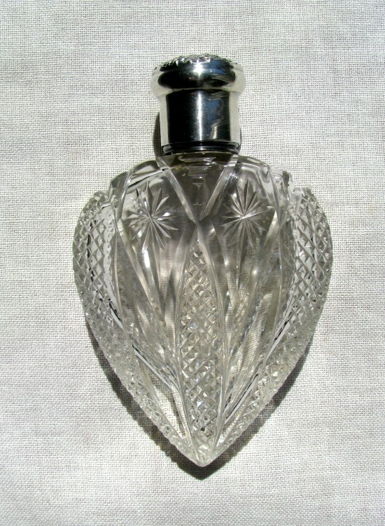 FINE ANTIQUE AMERICAN HEART SHAPED CRYSTAL NIPPER/PERFUME FLASK 1887-1912-img-1