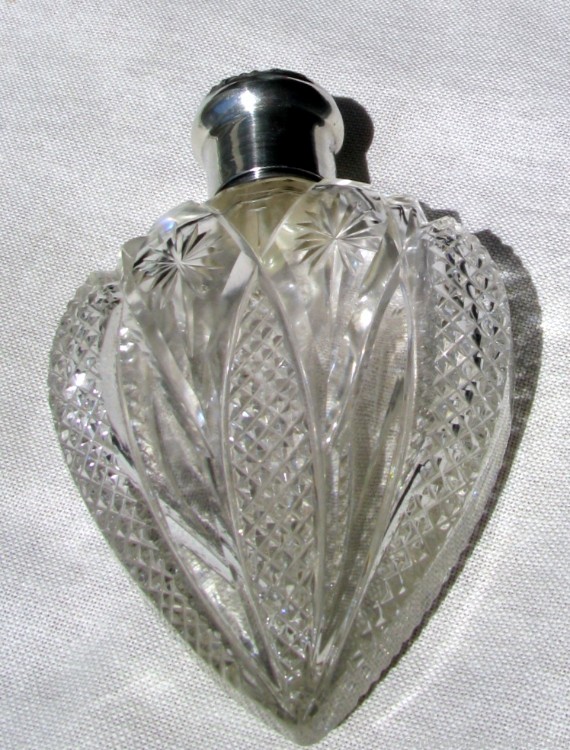 FINE ANTIQUE AMERICAN HEART SHAPED CRYSTAL NIPPER/PERFUME FLASK 1887-1912-img-8