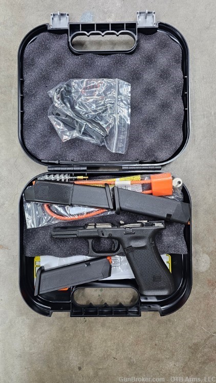 Black Frame Gen 5 Glock 47 G45 G47 45 w/ 3x 17rds mags like 19x -img-0
