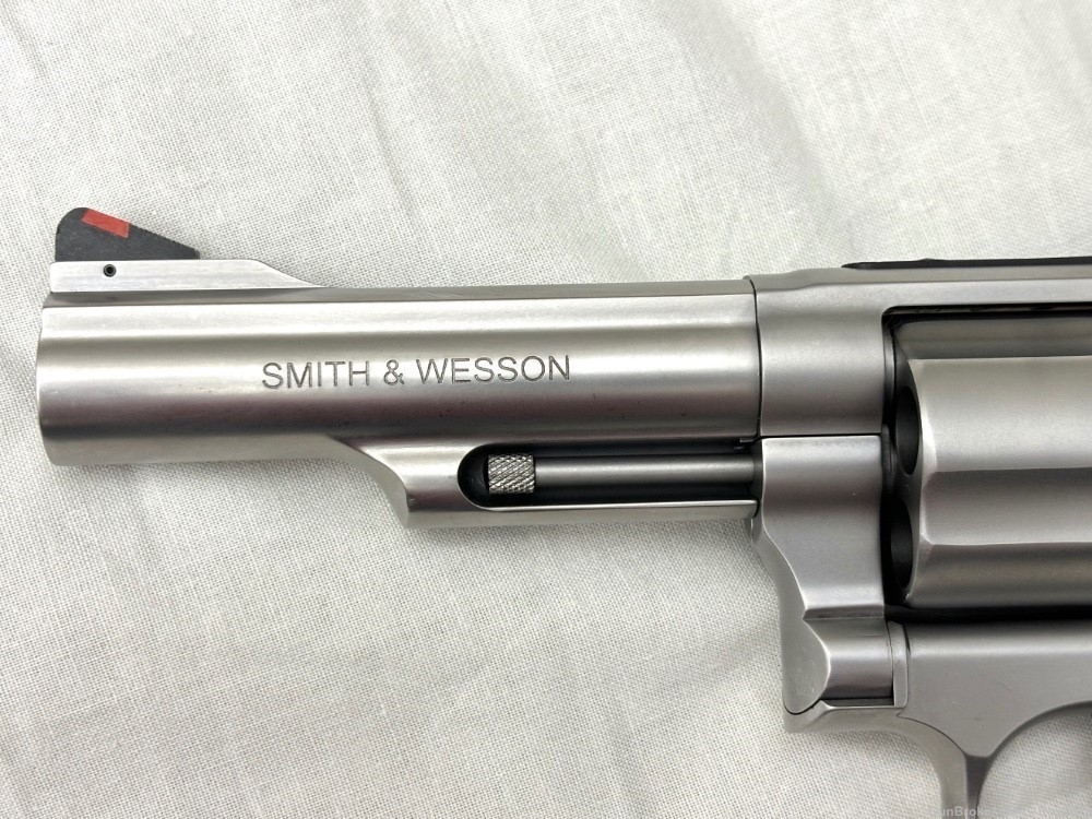 Smith & Wesson 69 Combat Magnum Revolver 44 Magnum-img-6