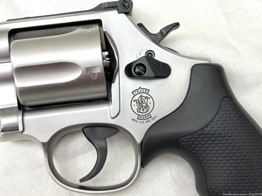 Smith & Wesson 69 Combat Magnum Revolver 44 Magnum-img-7