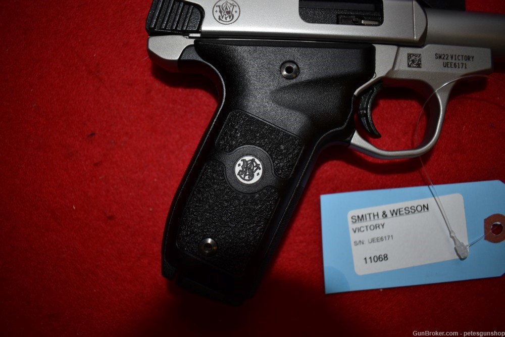 Smith & Wesson Victory Target Pistol .22 LR, W/ Red Dot W/ Box Penny START!-img-4
