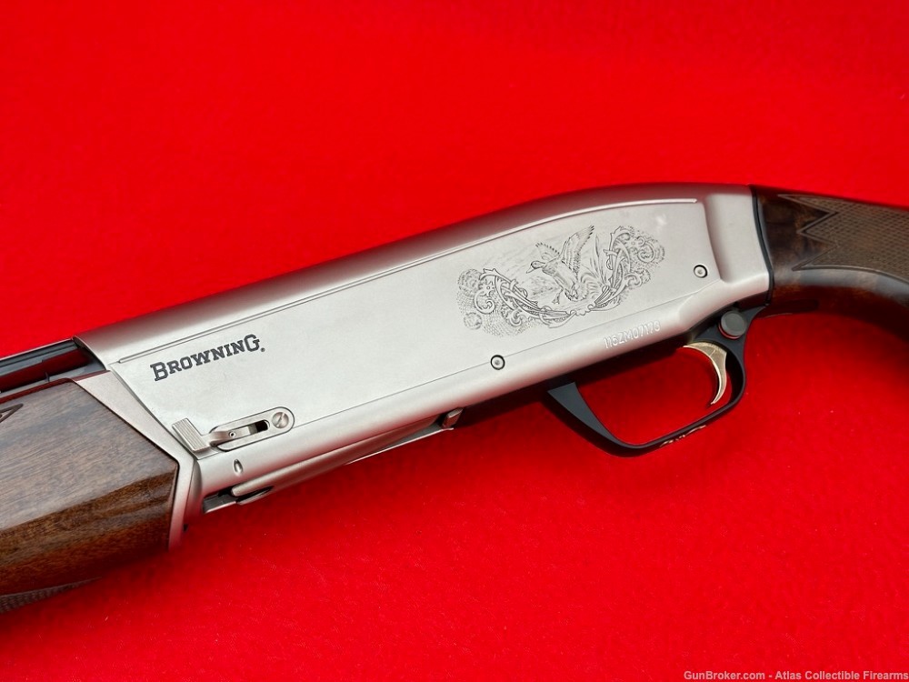 2010 Browning MAXUS 12GA Semi Auto Shotgun 28" - Factory Engraved & 2-TONE-img-6