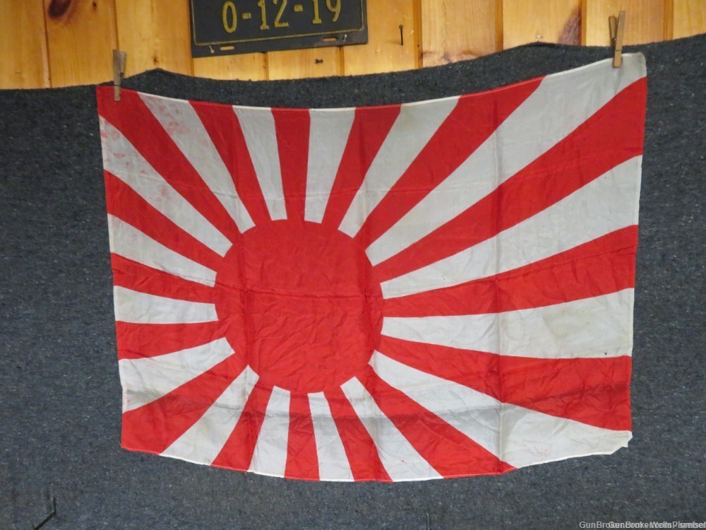 JAPANESE WWII NAVY RISING SUN SILK FLAG ORIGINAL PRE-1945 (RARE)-img-0