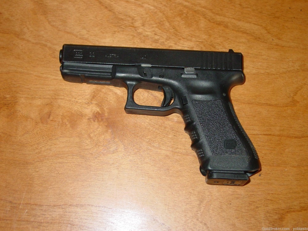Glock 22 Gen 3 40 S&W 3 - 15 RD Mags Special Pricing Available-img-1