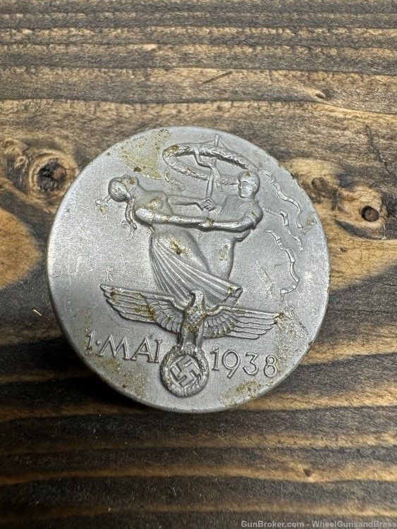 WW2 German Third Reich Tinnie Medal Pin Badge 1 May 1938 World War II-img-1