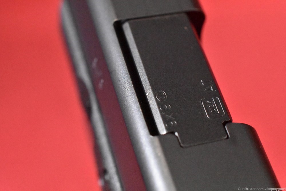 Glock 17 Gen4 9mm 17+1 Tritium Sights-img-18