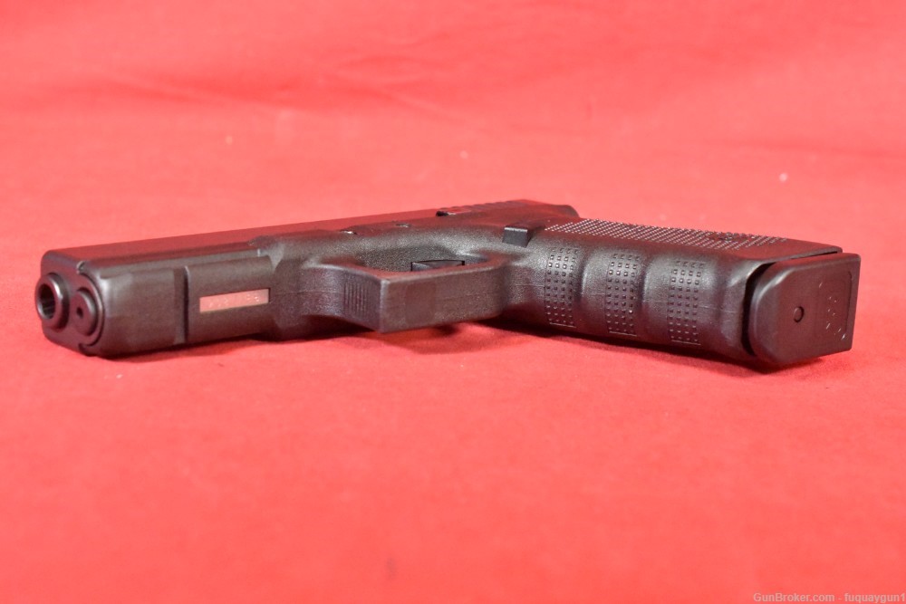 Glock 17 Gen4 9mm 17+1 Tritium Sights-img-4