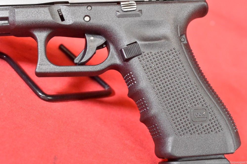 Glock 17 Gen4 9mm 17+1 Tritium Sights-img-12