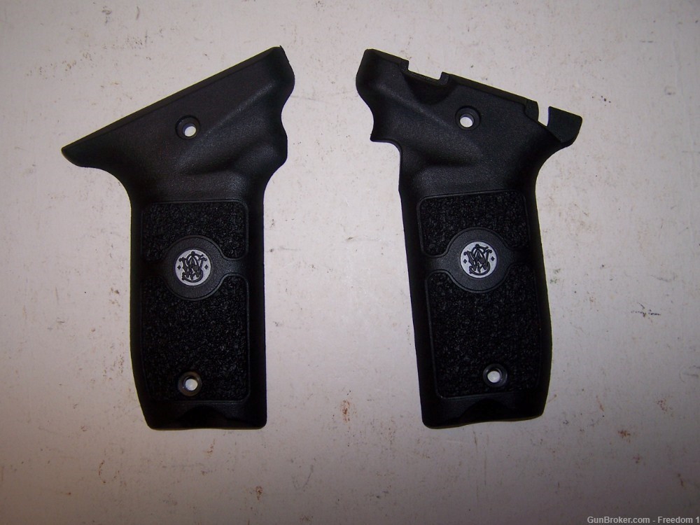 S&W 22 Grips-img-0