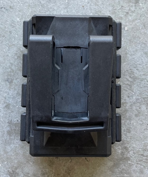 Adjustable Polymer Pistol Magazine Pouch w/ Belt Clip-img-1