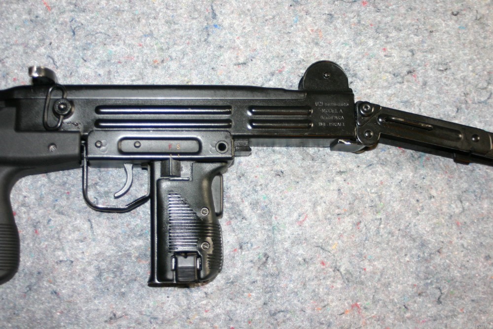 Uzi  Model A  9mm Carbine  Action Arms,  Comes with 8 Magazines & Mag Pouch-img-15