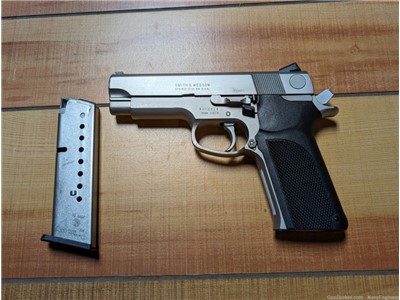 S&W Model 1076 10mm with decocker Smith & Wesson 3rd gen stainless 