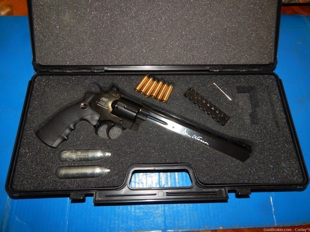 Dan Wesson 8 inch Air Gun with case-img-11