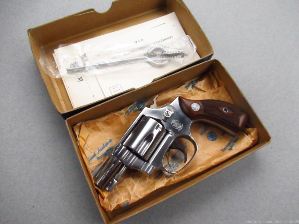 Very rare 1966 2" MODEL 60 Smith & Wesson Revolver Chiefs Special 38 S&W 36-img-91