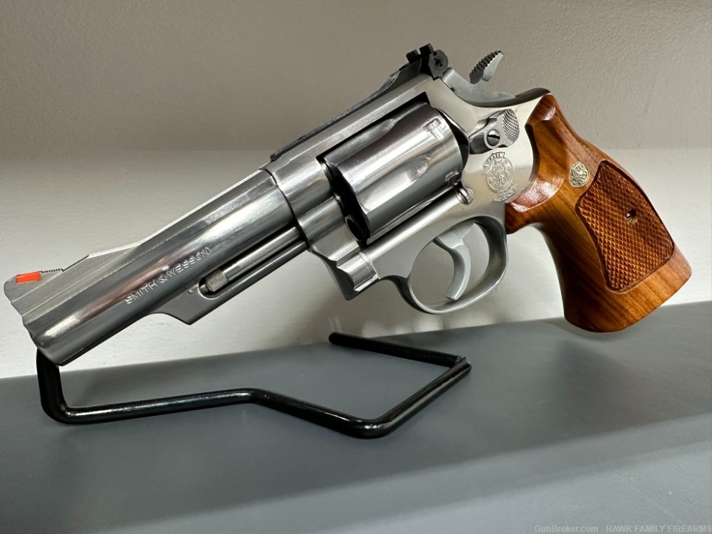 SMITH & WESSON 66-3 *PRE-LOCK* POLISHED STAINLESS 357 MAG 4" STUNNING -img-2