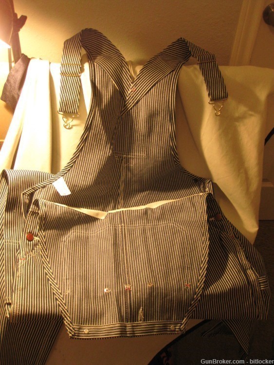 New Round House #45 Made in USA Vintage Hickory Stripe Bib Overalls 32x32-img-3
