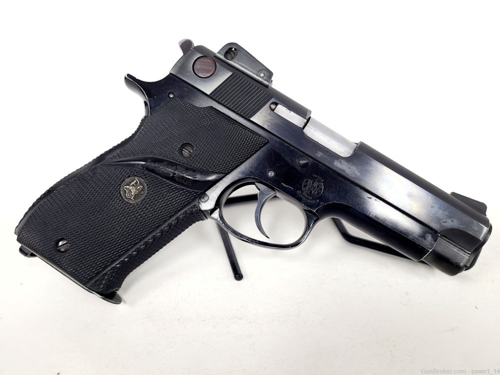 Smith & Wesson 439 pistol  -img-1