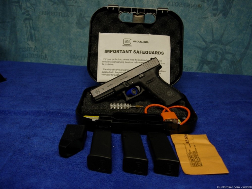 Glock G20SF Gen3 Very Good with original case & contents 3) 10 Round mags-img-0