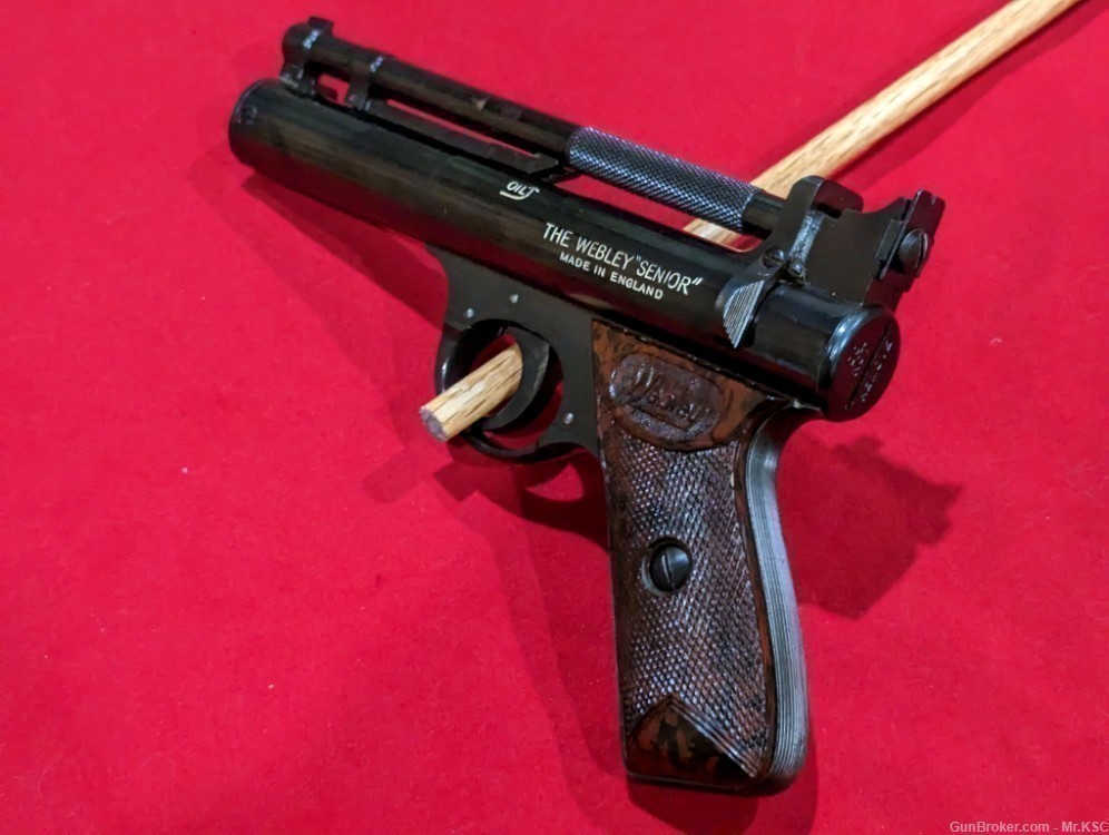 WEBLEY SENIOR 1963 air pistol. .22 caliber Rare, in exc. condition. -img-1