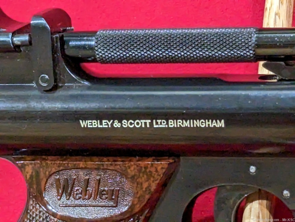 WEBLEY SENIOR 1963 air pistol. .22 caliber Rare, in exc. condition. -img-4