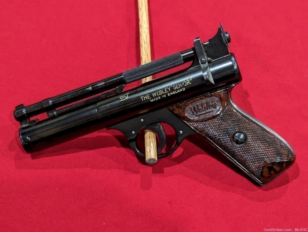 WEBLEY SENIOR 1963 air pistol. .22 caliber Rare, in exc. condition. -img-0
