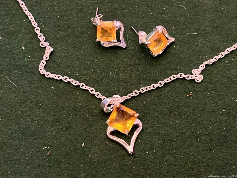 STERLING SILVER NECKLACE WITH PENDANT & EARRING SET & MATCHING YELLOW STONE-img-1