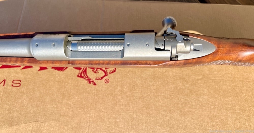 Winchester 70 Stainless Featherweight .243 WIN. 22" NIB  AA+  WOOD -img-28