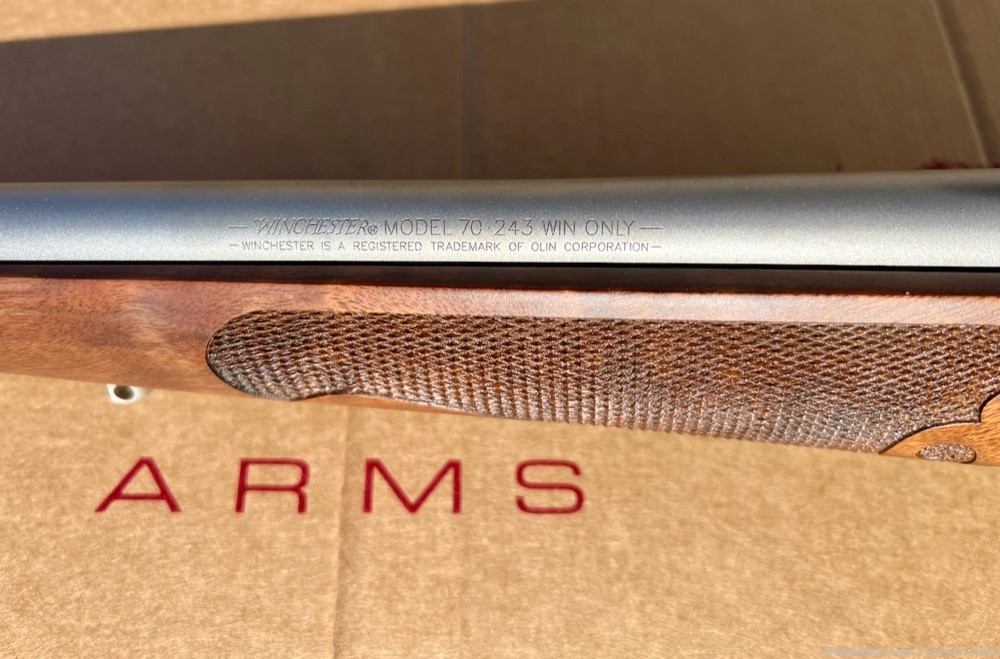 Winchester 70 Stainless Featherweight .243 WIN. 22" NIB  AA+  WOOD -img-24