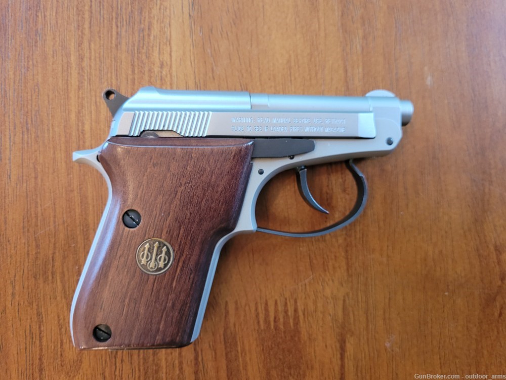 Beretta 21a Bobcat in 22LR - Upgraded grips and 2 10-round Mags-img-3