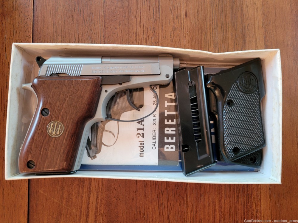 Beretta 21a Bobcat in 22LR - Upgraded grips and 2 10-round Mags-img-14