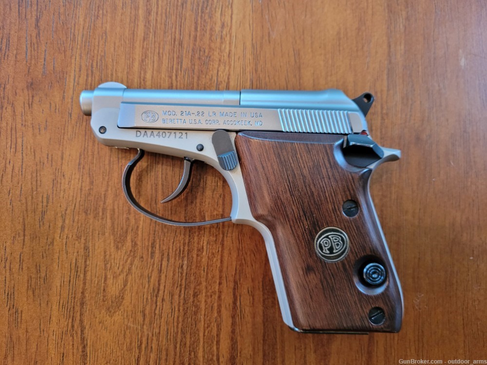 Beretta 21a Bobcat in 22LR - Upgraded grips and 2 10-round Mags-img-4