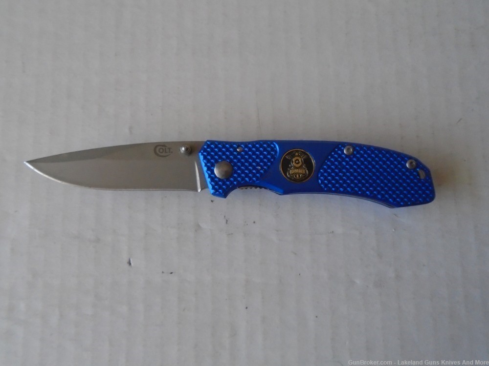 Colt CT520 Blue Police Knife with Police Officer Badge Logo. Price reduced!-img-1