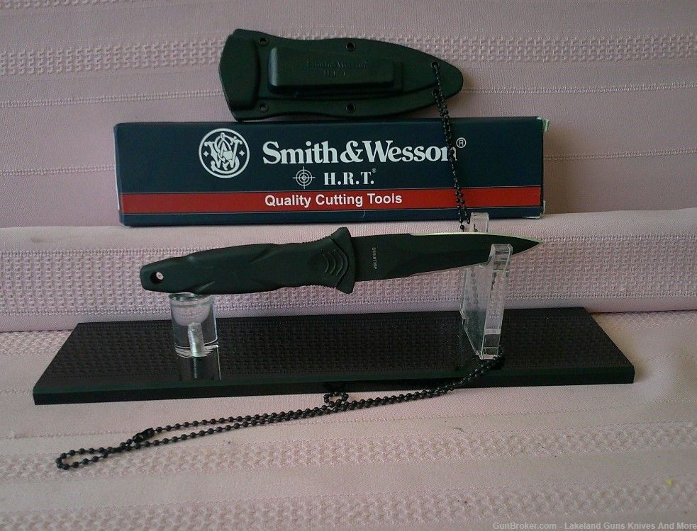 NIB SMITH & WESSON H.R.T. Full Tang Black Spear Blade Belt or Boot Knife!-img-1