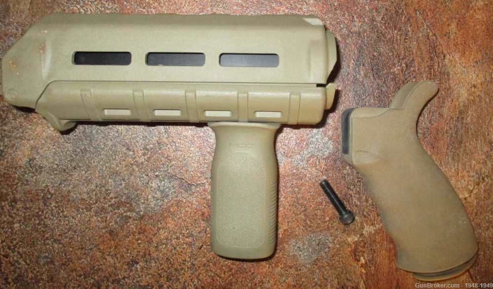 AR-15 MAGPUL Tan Polymer Handguard and Tan ERGO Grip in Good Used Condition-img-1