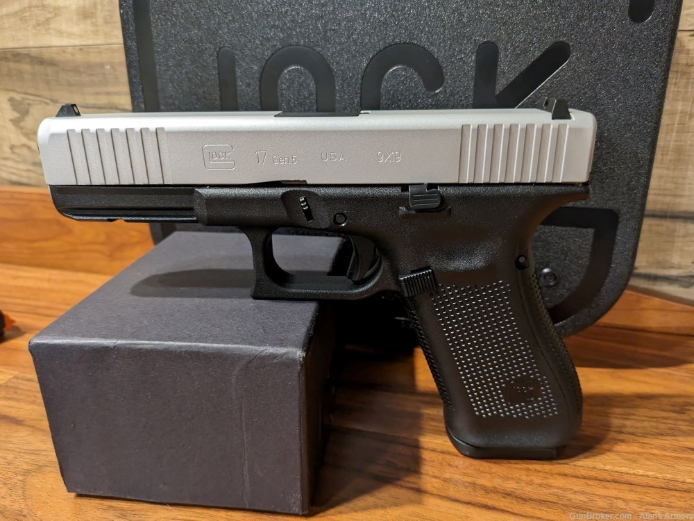 New Gen 5 Glock 17 - Apollo Custom Special Edition- 3 mags & case included-img-1