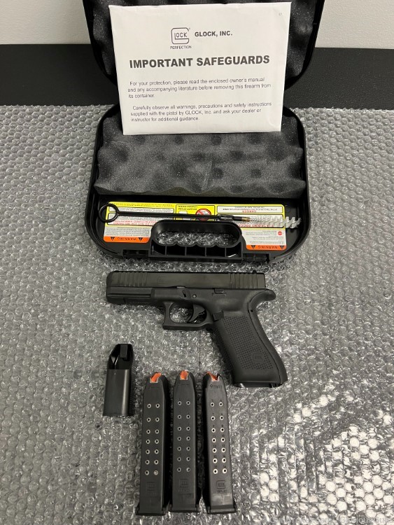 Glock 17 Gen 5 4.5" (3) Mags 9mm Hold (16)-img-0