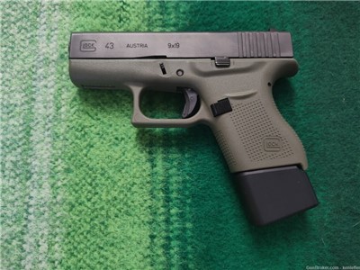 GLOCK 43 WITH 2 MAGAZINES IN THE FACTORY BOX 9MM