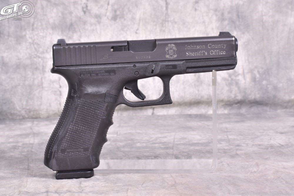 Glock 17 GEN 4 9mm with case and three magazines Sheriff's seal-img-3