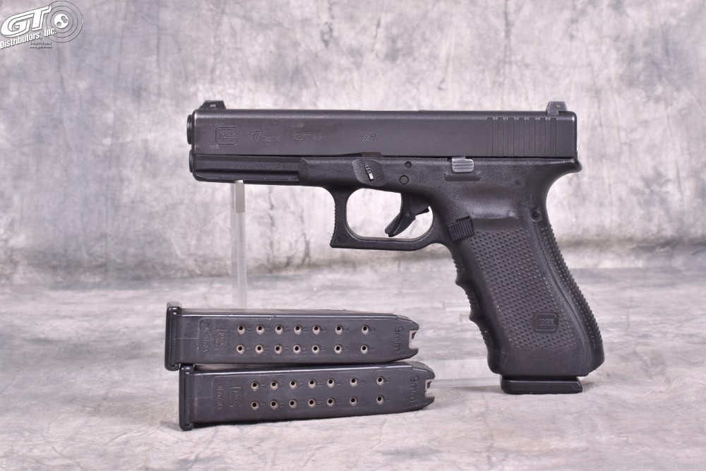 Glock 17 GEN 4 9mm with case and three magazines Sheriff's seal-img-1