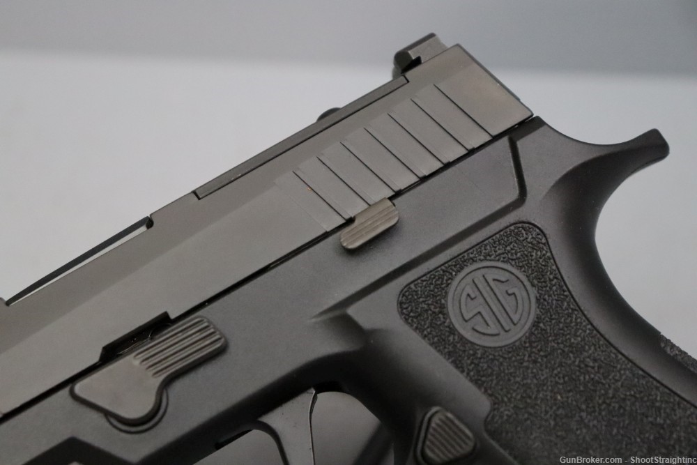Sig Sauer P320 X-Carry 9mm 3.9" w/case-img-7