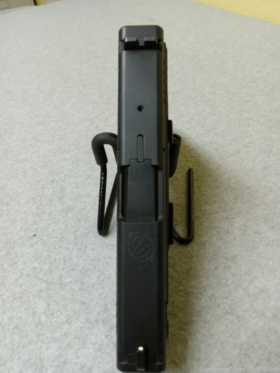 Springfield XD-40 SemiAuto Pistol, 40S&W, 4" Barrel, 3 Mags, Case-img-12
