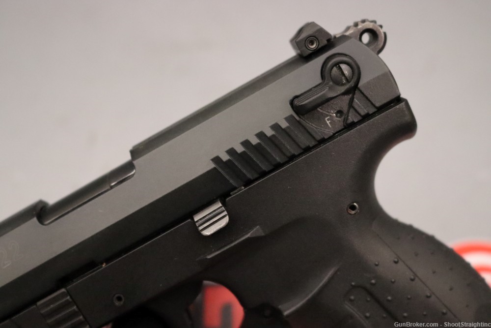 Walther P22 .22LR 3.42"bbl BLK w/Case & OEM Laser-img-9