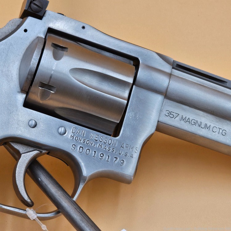 Dan Wesson 715 .357 Magnum 6 shot revolver-img-3