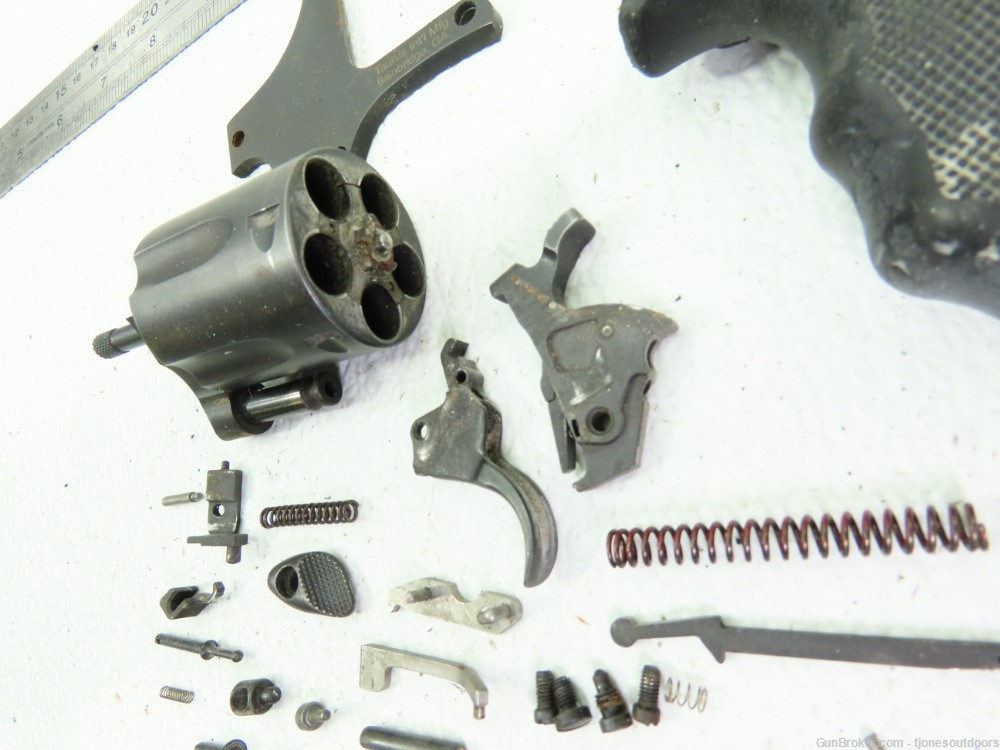 Taurus 605 357 Magnum Cylinder & Repair Parts-img-1