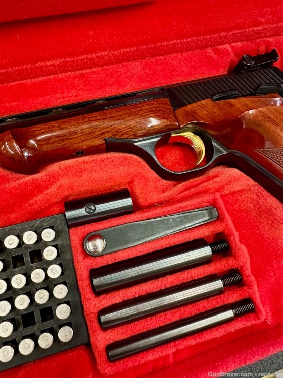 Browning Medalist 22LR with original case!-img-2