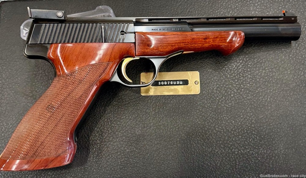 Browning Medalist 22LR with original case!-img-6