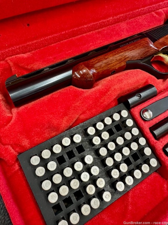 Browning Medalist 22LR with original case!-img-3