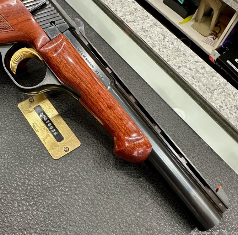 Browning Medalist 22LR with original case!-img-4